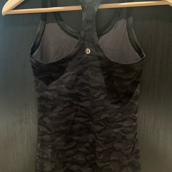 Camo lululemon tank top size 4 - Picture 2 of 2